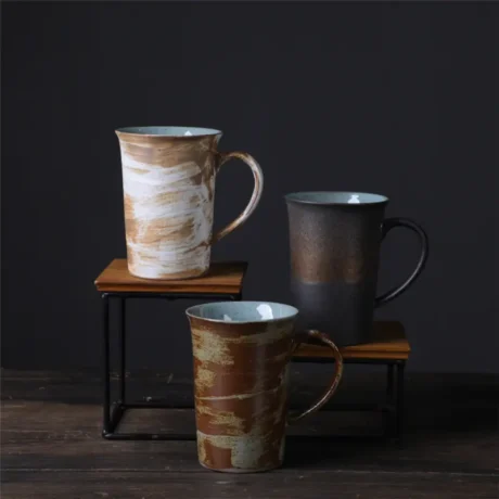 ხელით მოჭიქული კერამიკის ჭიქა